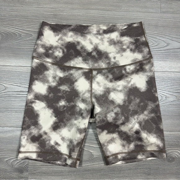 Tan Lines Cloud Tie-Dye Bike Shorts Medium Neutral Lounge Active Athleisure - Picture 1 of 3